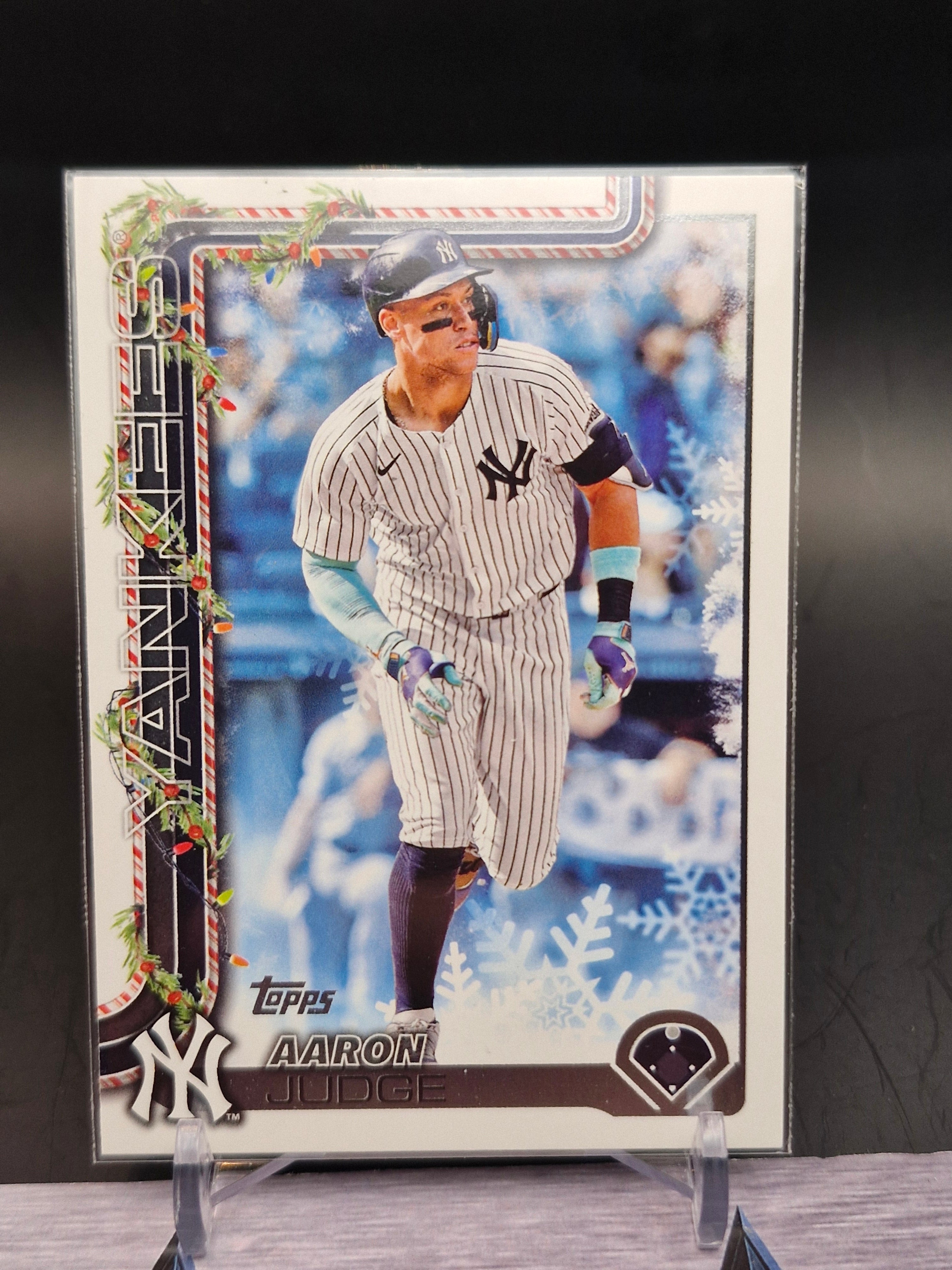 2025 Topps Holiday #HE-9 Aaron Judge Hidden Elf