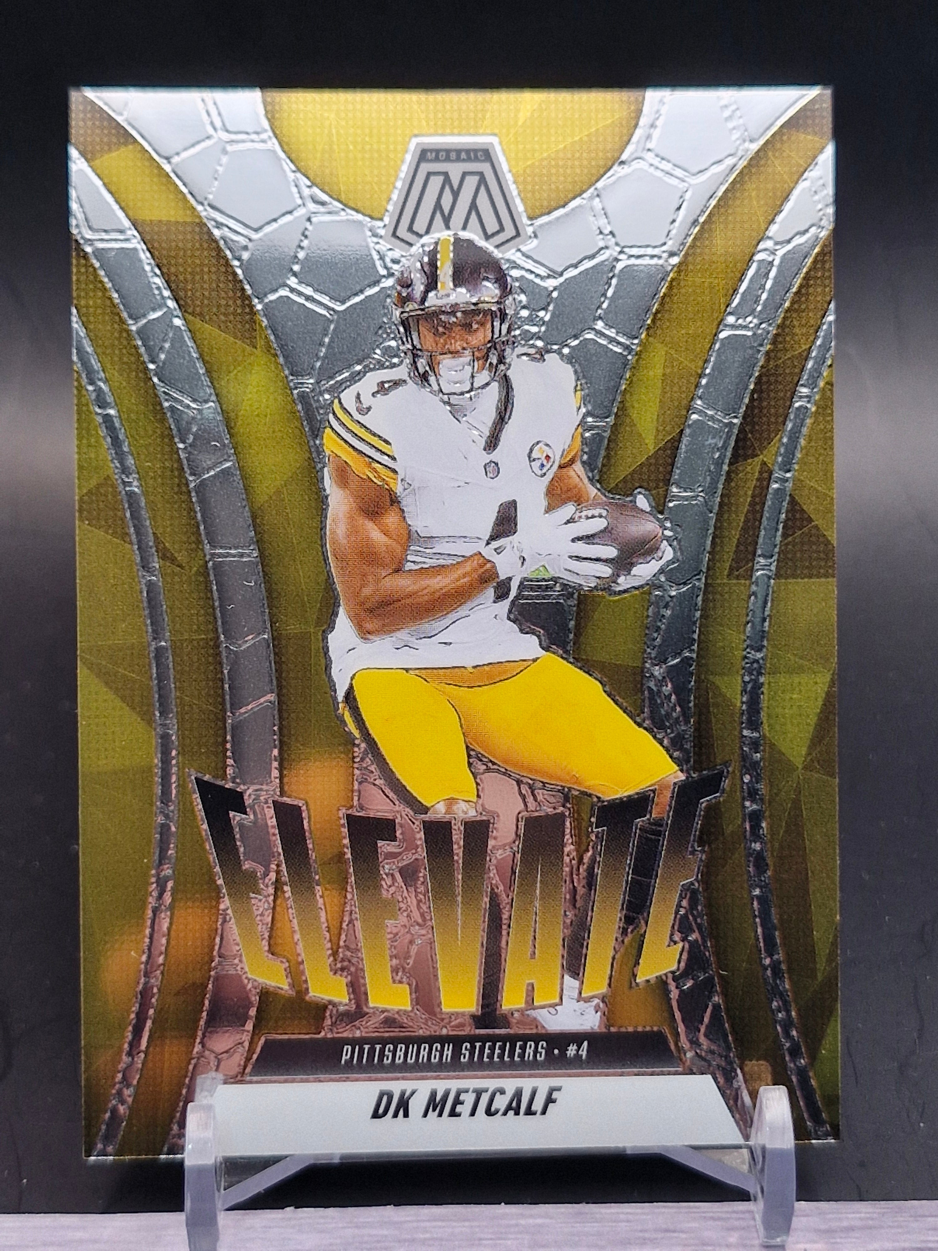 2025 Panini Mosaic #20 DK Metcalf Elevate Mosaic