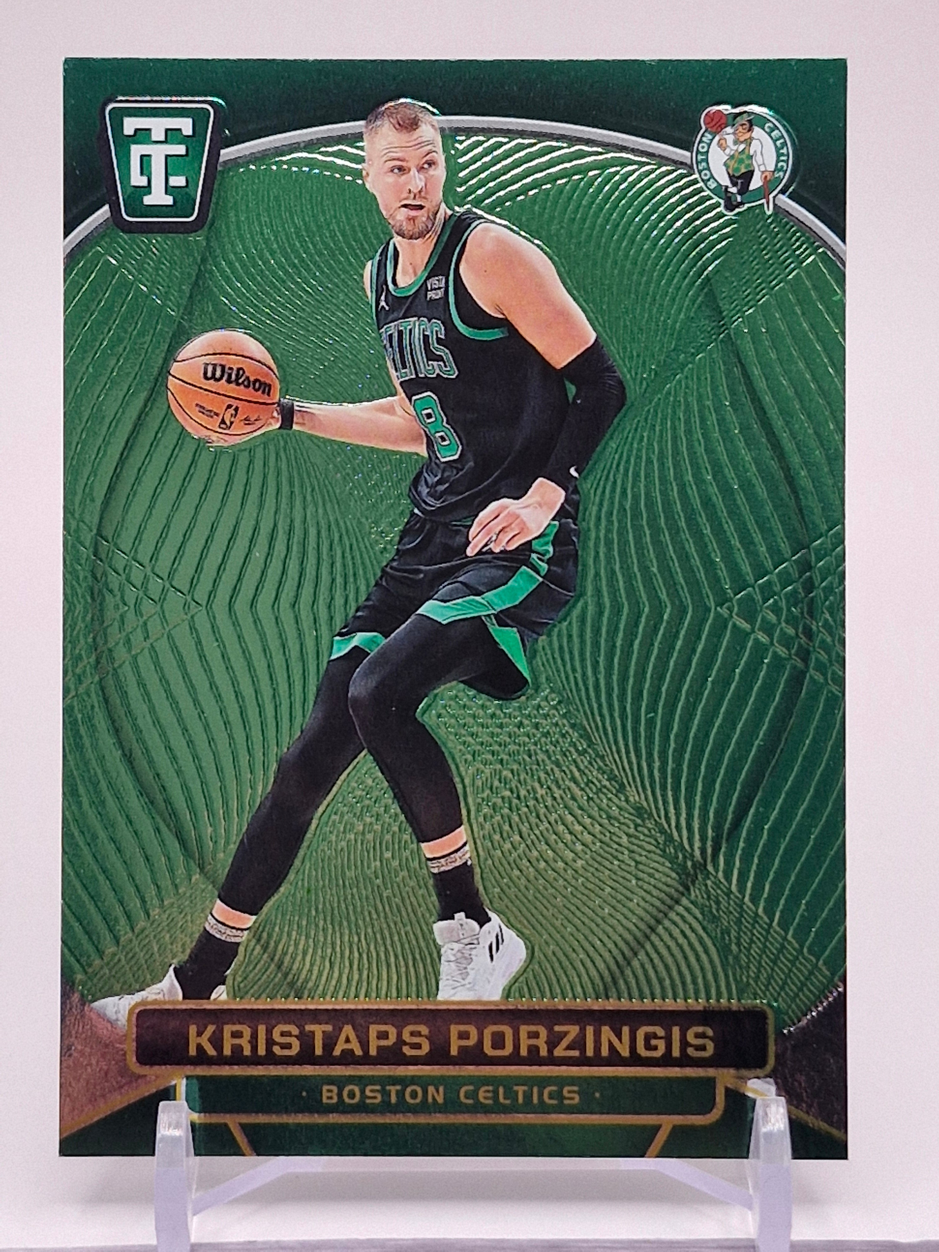 2016-17 Panini Noir #35 Kristaps Porzingis Auto Noir Color #/99