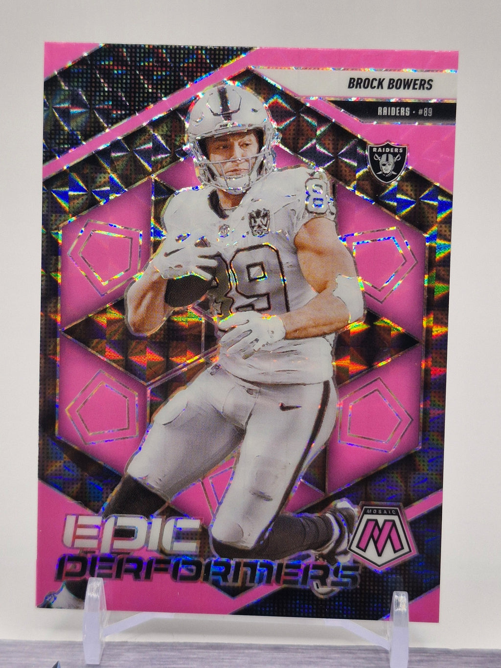 2025 Panini Mosaic #4 Brock Bowers Epic Performers