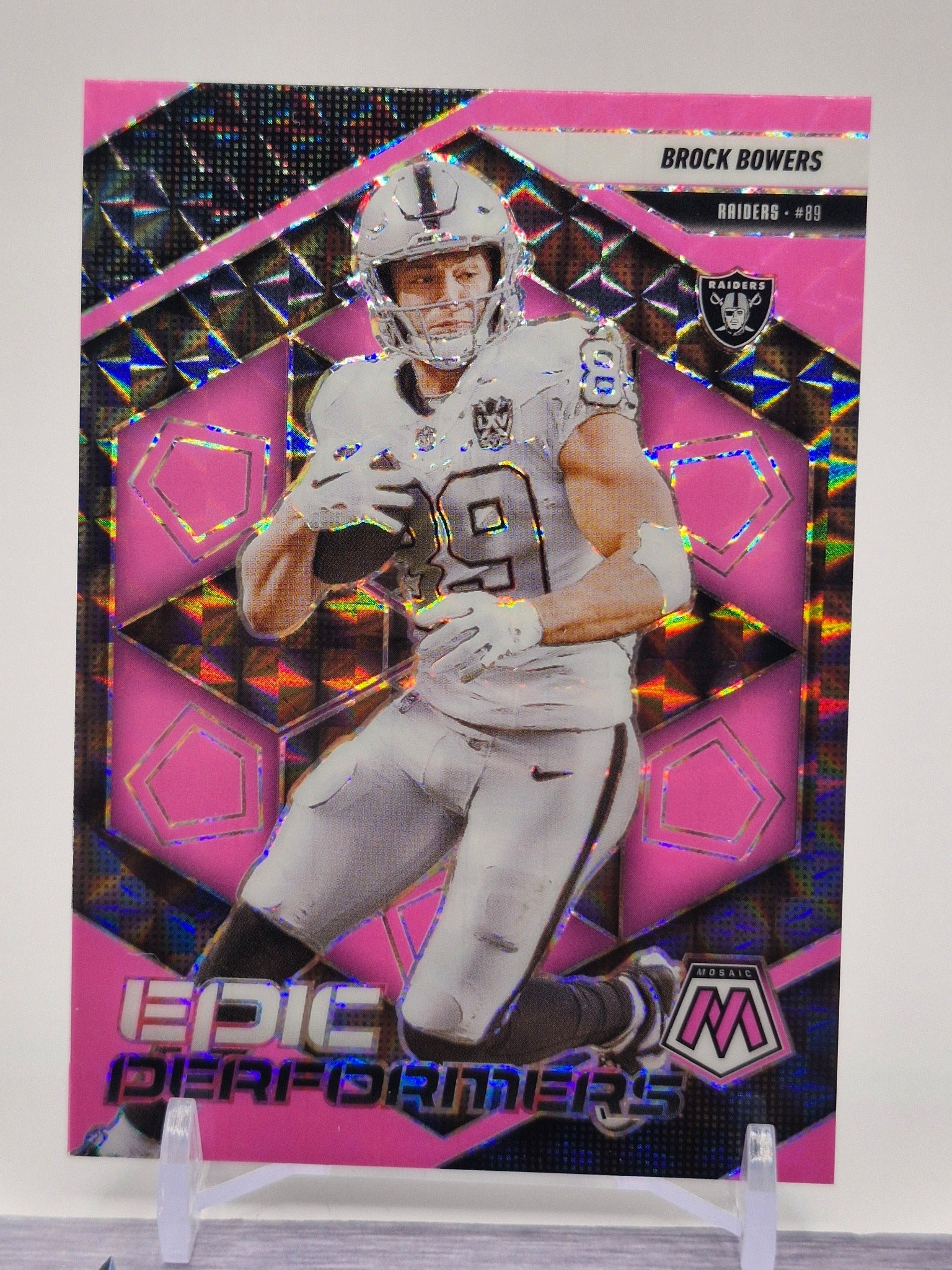 2025 Panini Mosaic #4 Brock Bowers Epic Performers
