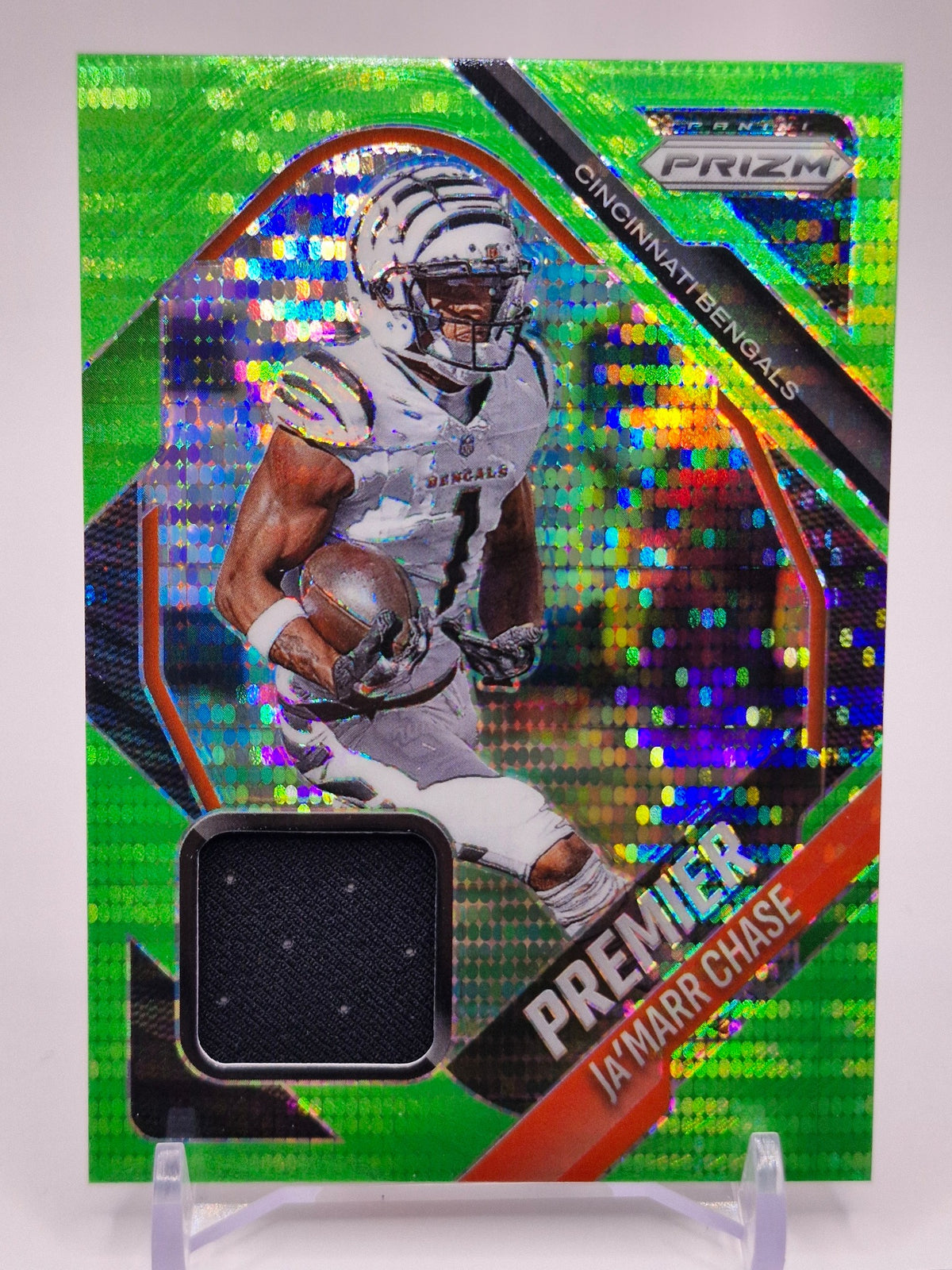 2025 Panini Prizm #PJY-JCH Ja'Marr Chase Premier Jerseys Neon Green Pulsar