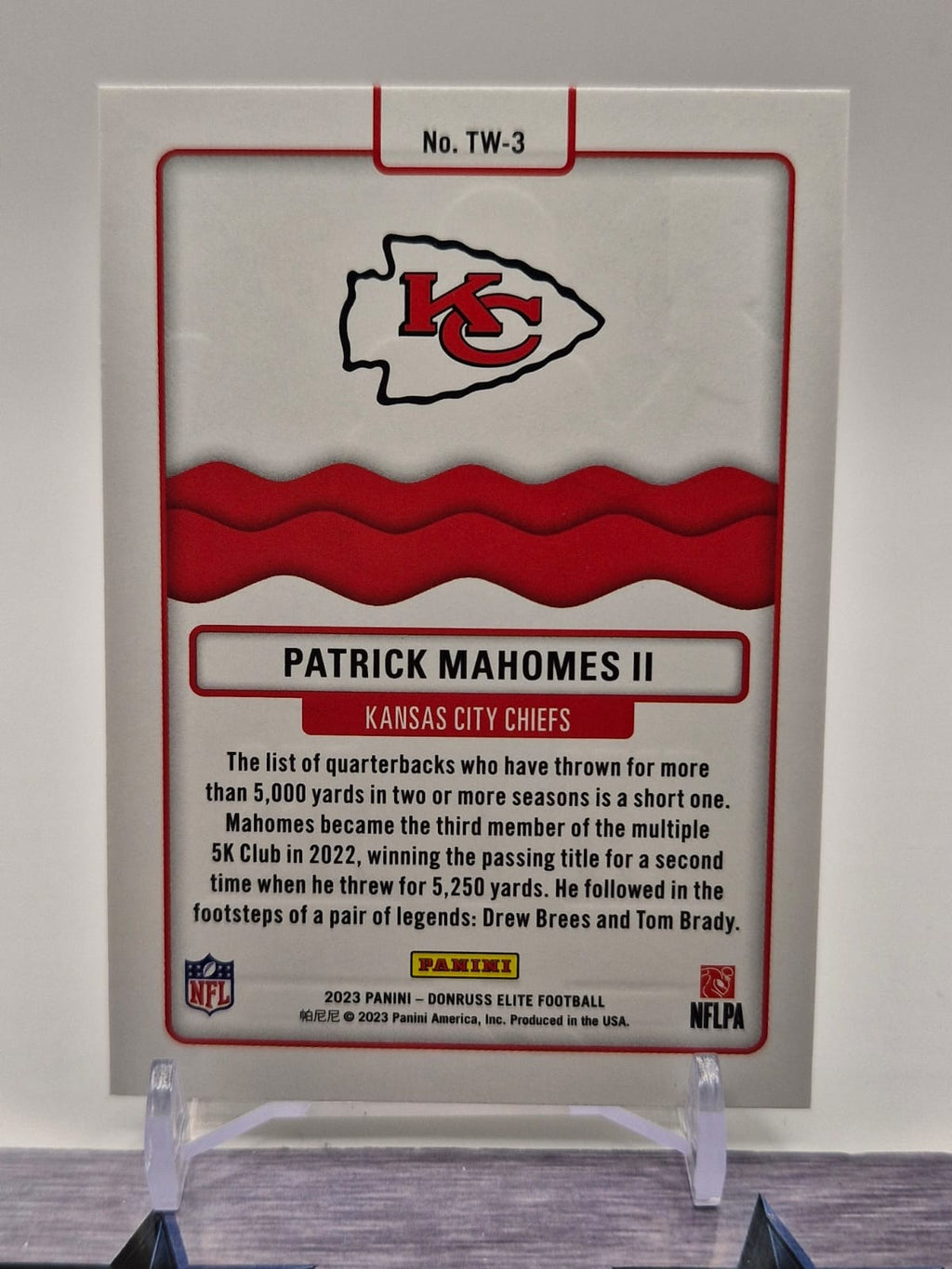 2023 Donruss Elite #TW-3 Patrick Mahomes II Title Waves Pink